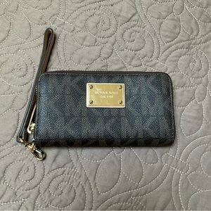 Michael Kors Monogrammed Continental Wallet